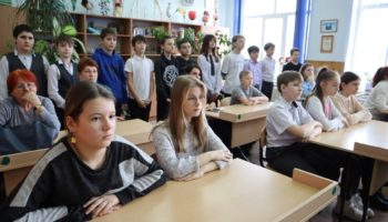 Армавирские школьники - студенты будут преподавать в Армавире детям школ