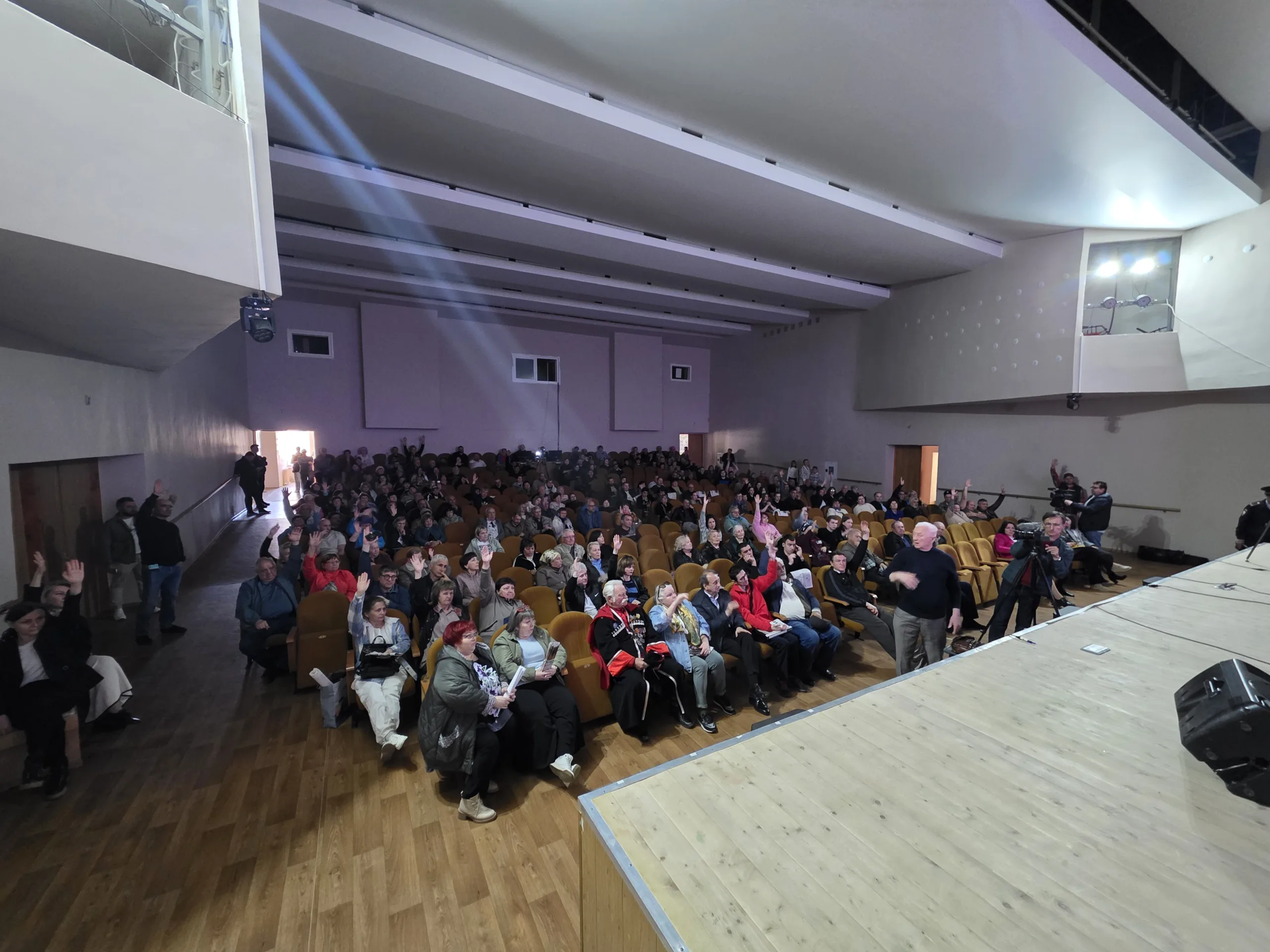 Митинг в поселке Глубоком, 26 апреля