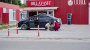 В Армавире сливают бензин